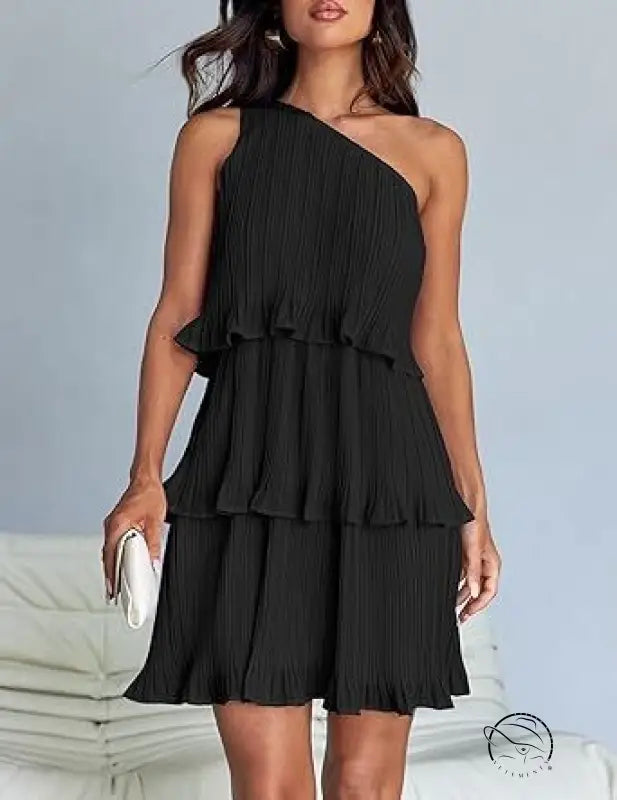 Stunning shoulder black one-shoulder tiered dress with layered stitching