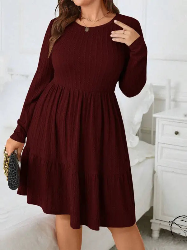 Elegant red midi dress: plus-size long-sleeve tiered smock in burgundy