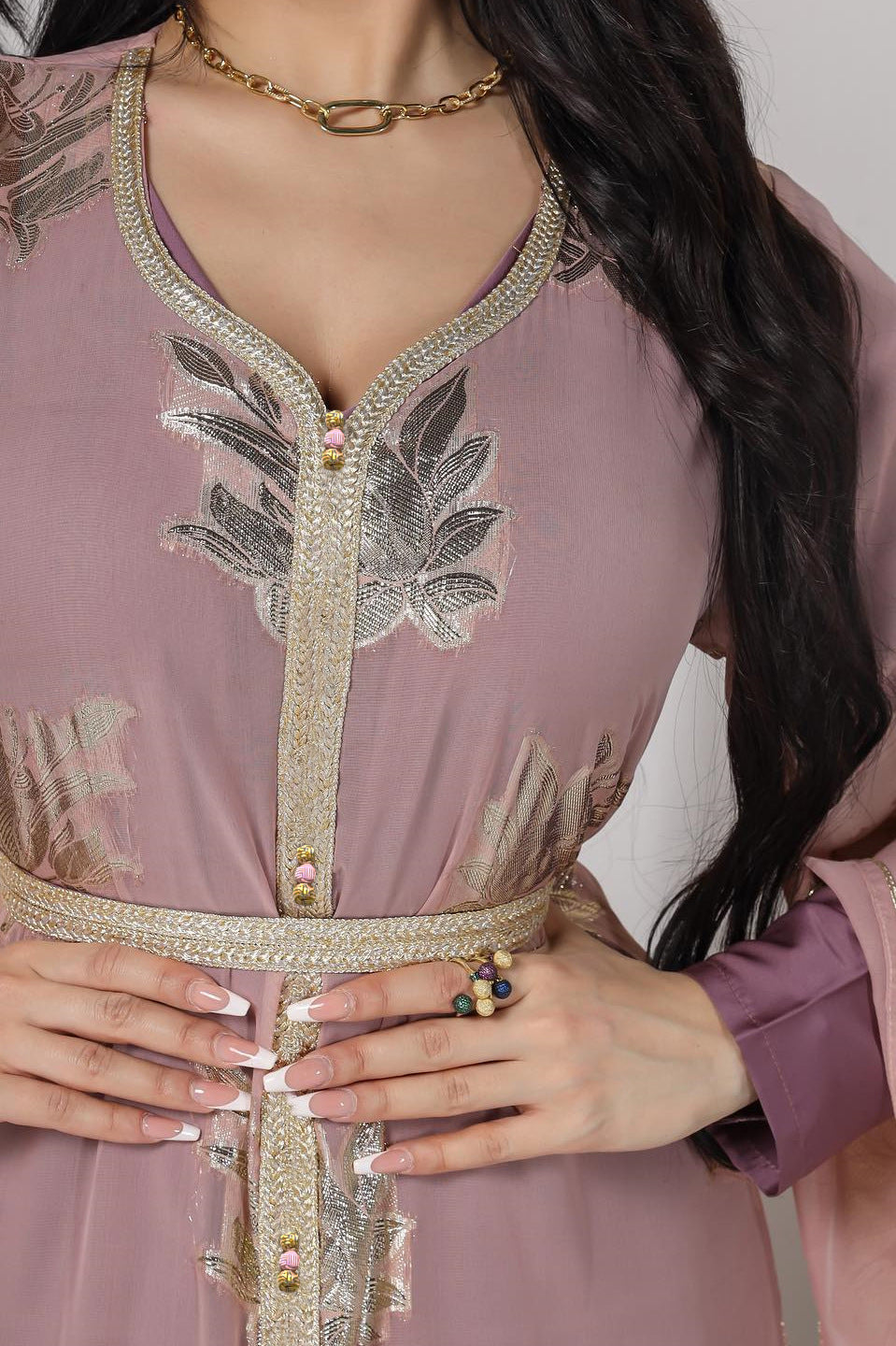 Elegant langry fashion ملابس: lavender gold embroidered chiffon kaftan with V-neckline