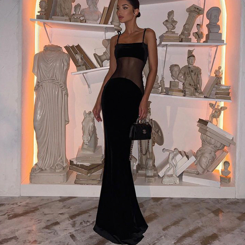 Elegant black mesh-paneled gown in a stylish slim dress for contemporary fashion ملابس