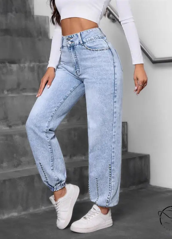 Light wash high-waisted match beaded straight jeans with elastic cuffs