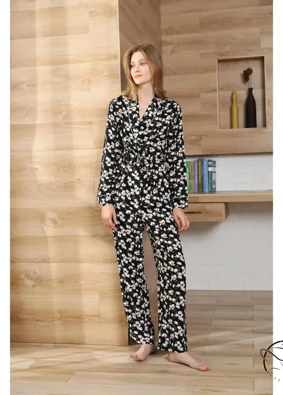 Black langry floral pajama set with long sleeves and pants for winter fashion