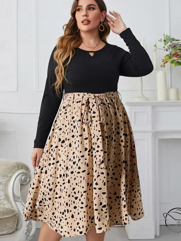 Polka dot printing loose dress with black top and pleated skirt