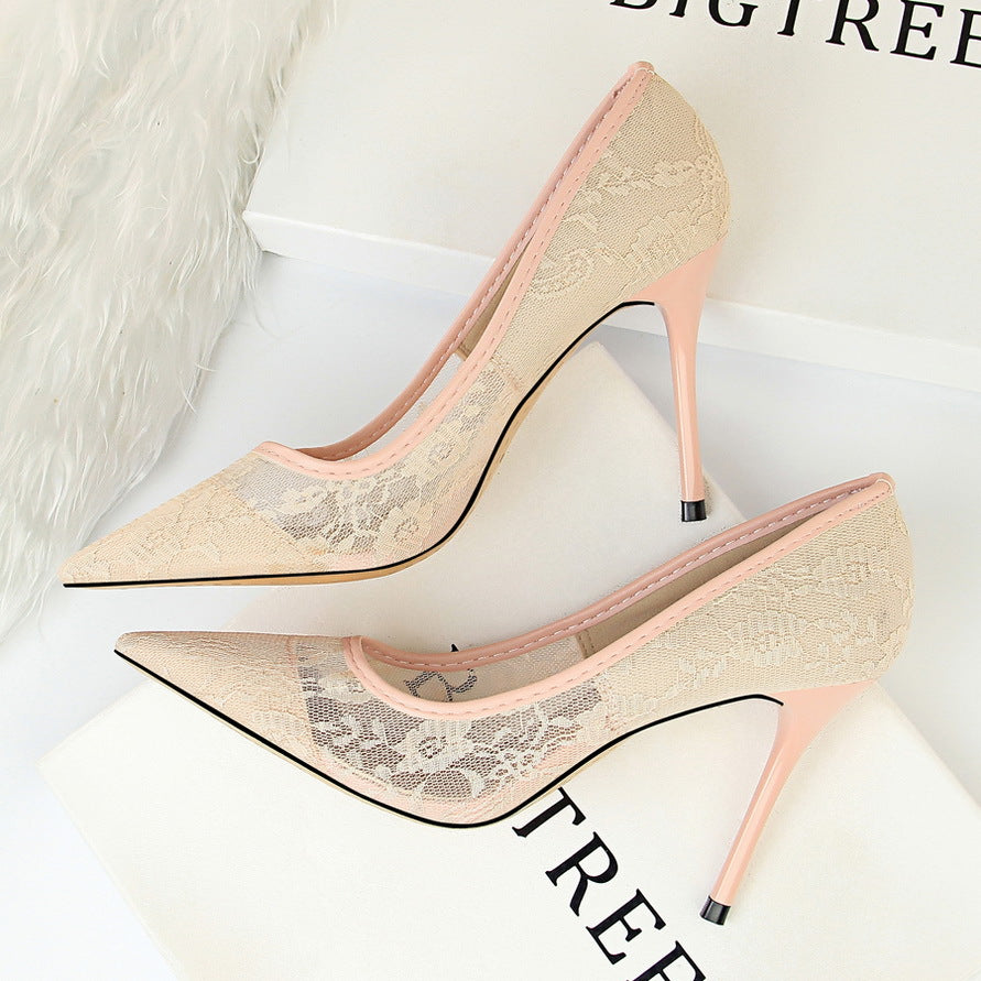 Elegant lace-patterned high heels in cream and blush pink for fashionable ملابس