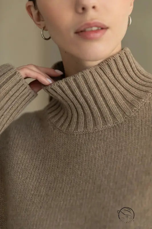 Beige ribbed turtleneck sweater with gold hoop earrings, Langry winter fashion knitwear