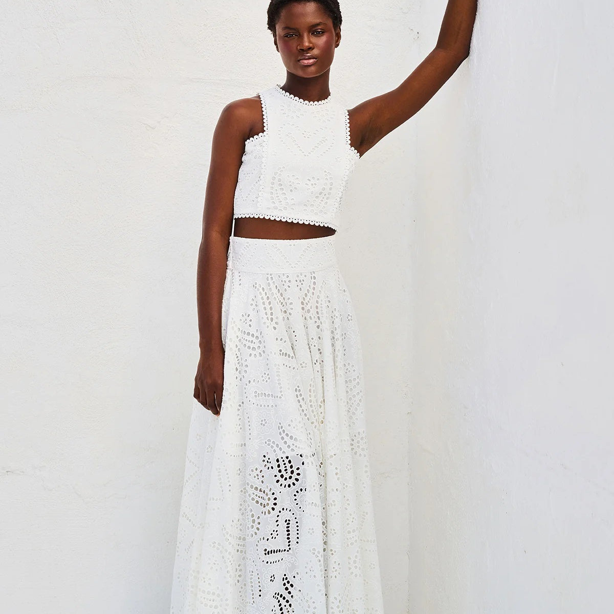 White eyelet crop top and maxi skirt set in Casual Vacation Loose Two Piece Set fashion ملابس