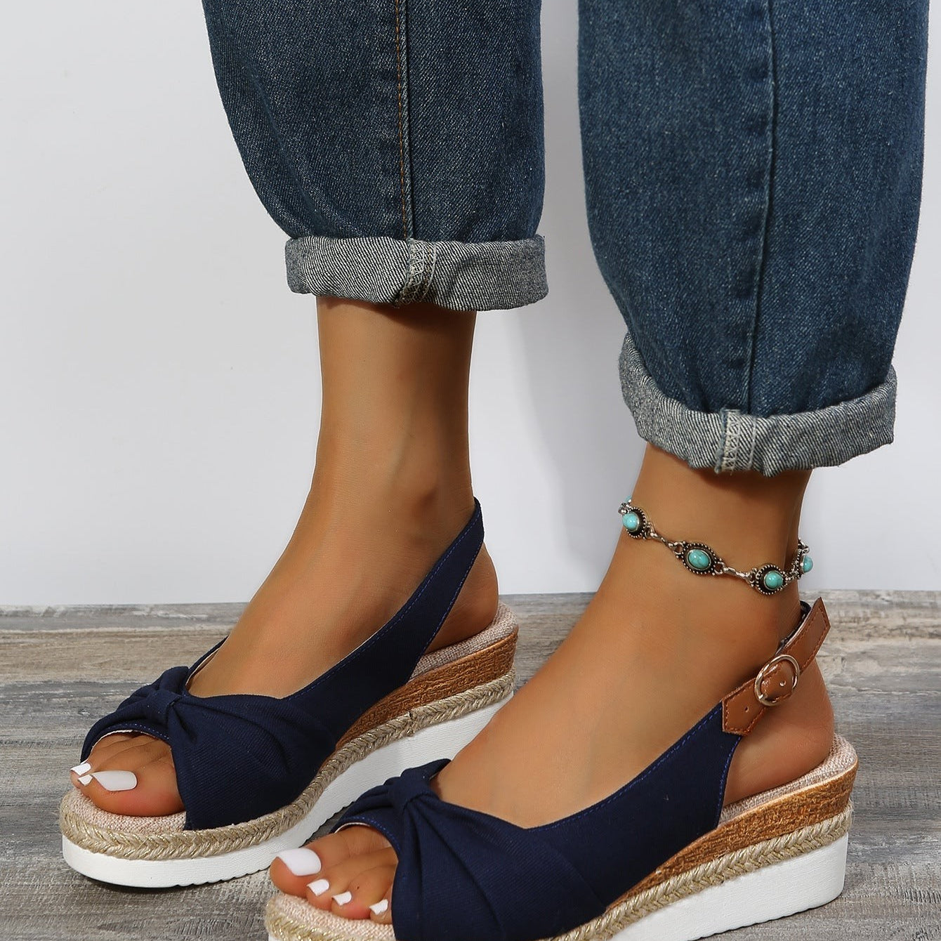 CHIC AND COMFY WOMEN'S SANDALS-VETEMENTS