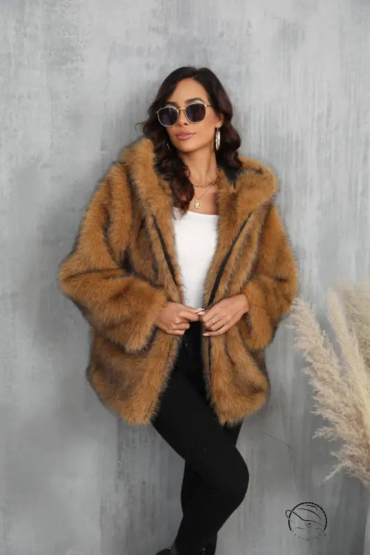 Langry loose faux fur coat: brown oversized hooded fashion piece