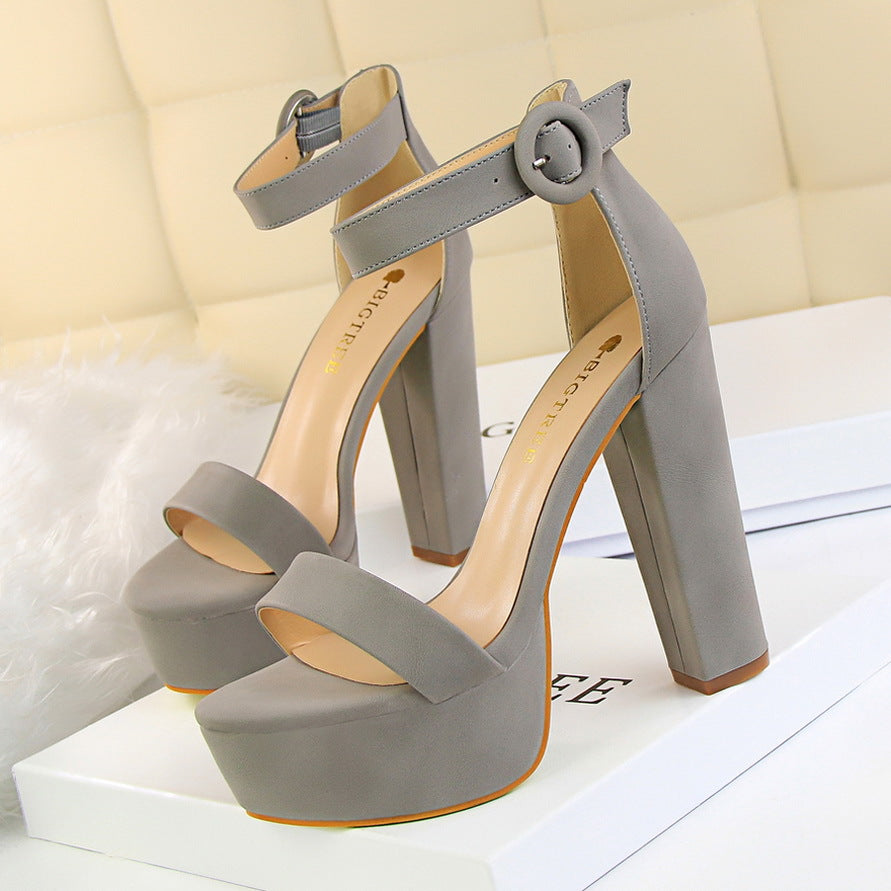 Gray Chunky Heel Super Slimming High Heels for fashionable langry ملابس collections