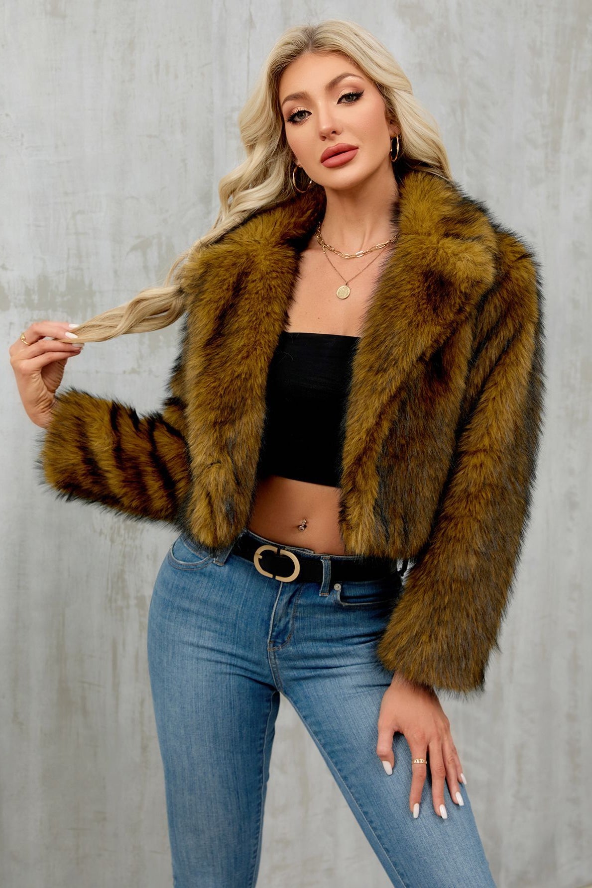Stylish faux fur loose short cardigan coat with plush texture and long sleeves