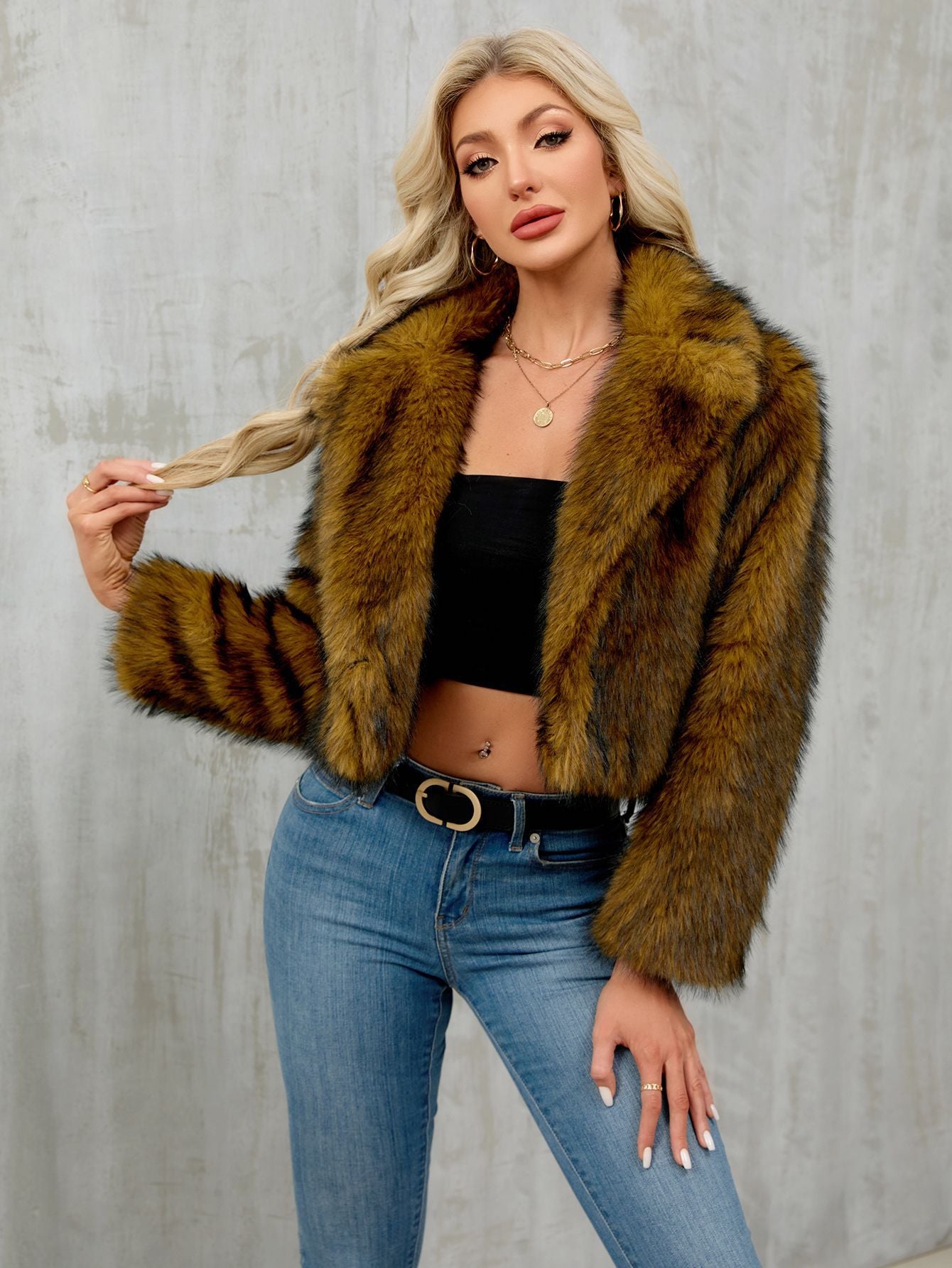 Stylish faux fur loose short cardigan coat with plush texture and long sleeves