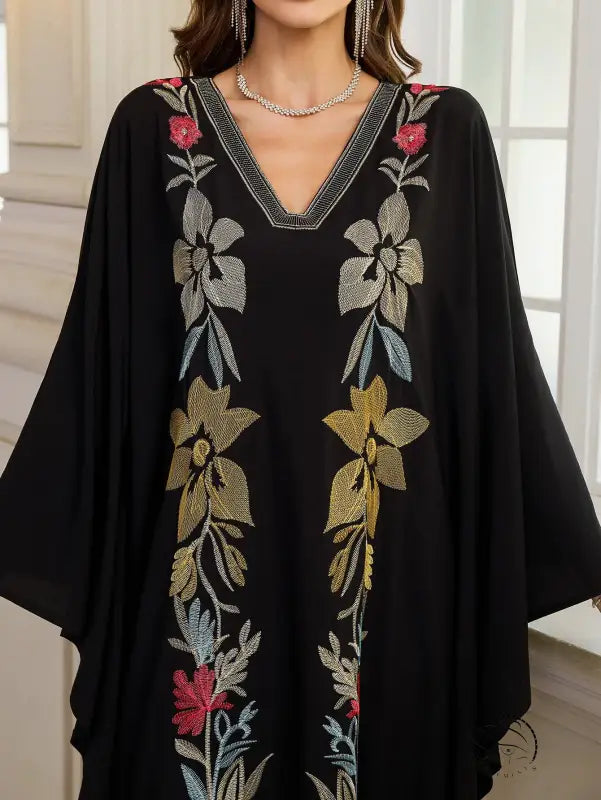 Elegant embroidered Middle East kaftan dress with batwing sleeve length