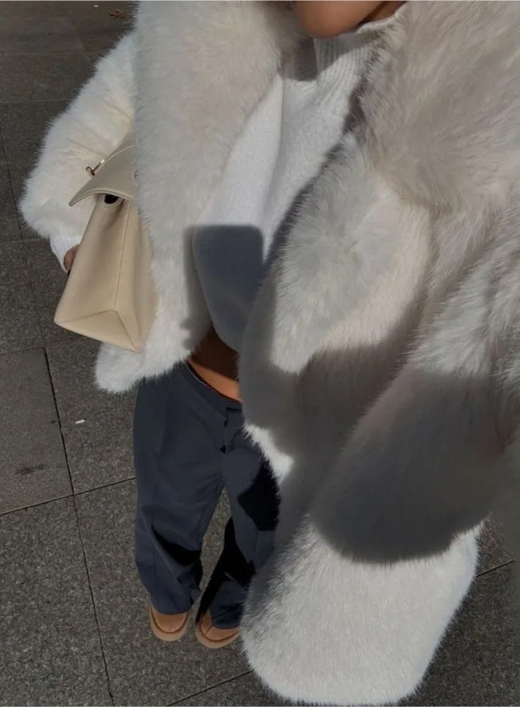 Winter Warm Faux Fur Coat with Fluffy White Langry Fashion Trim