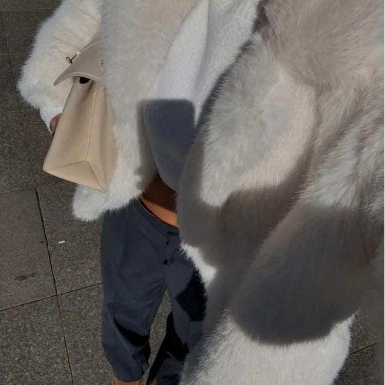Winter Warm Faux Fur Coat with Fluffy White Langry Fashion Trim
