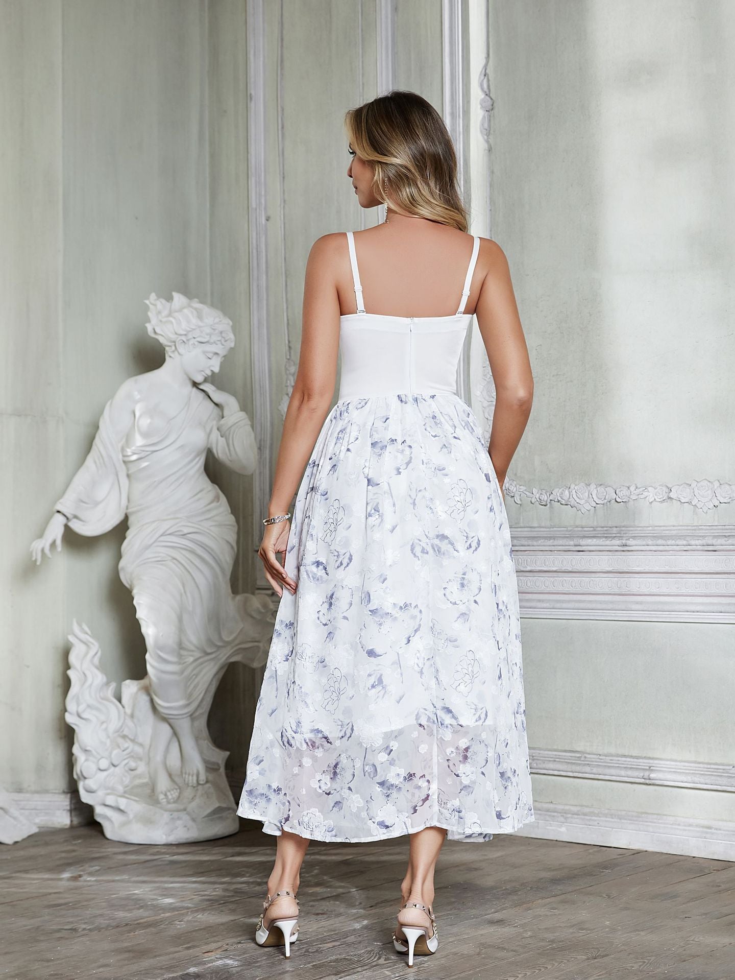 Elegant white floral chiffon dress from European French fashion with lightweight design