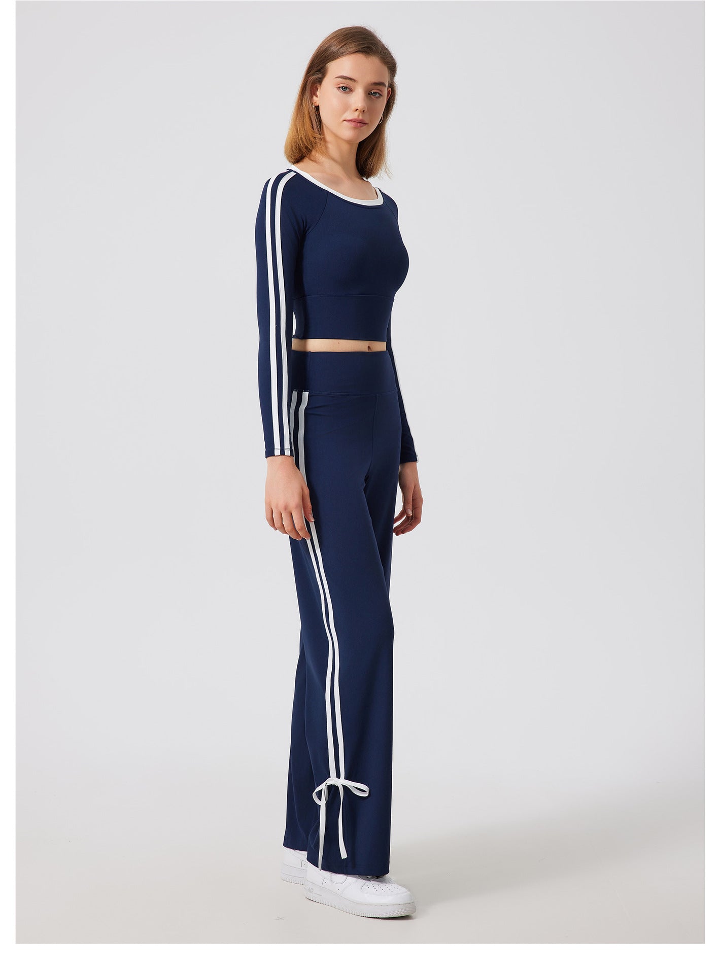 Navy blue two-piece athletic set in langry fashion, Quick Drying Sports Top for ملابس