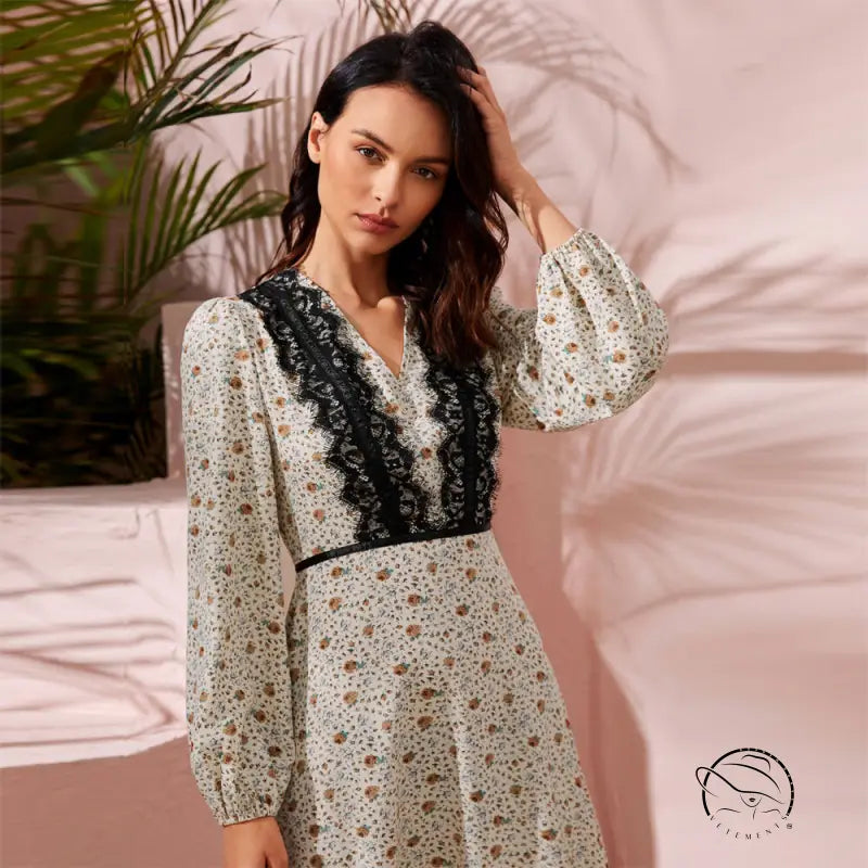 Cute stitching lace high waist off-white floral dress with black trim