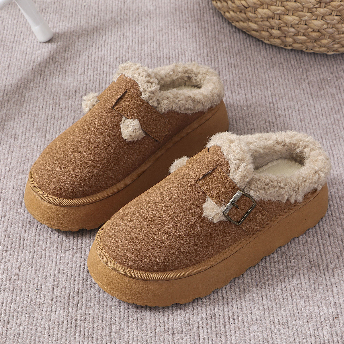 Brown faux-suede slipper shoes with faux-fur trim in Casual Thermal Cotton Slippers fashion