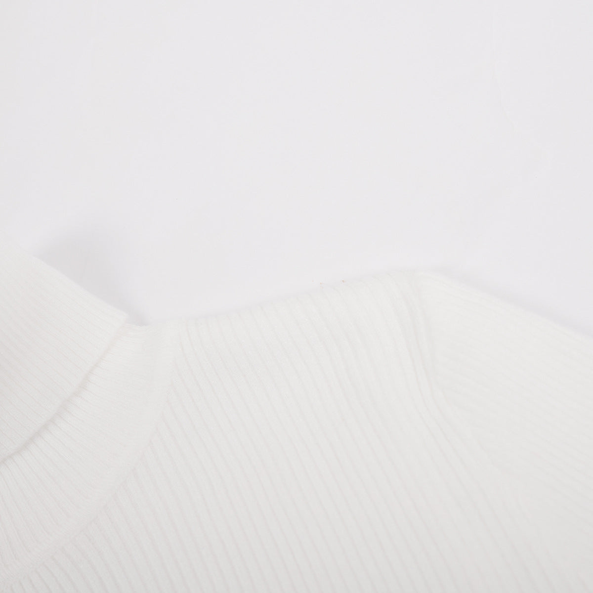 Cozy white plush blanket in Langry fashion turtleneck pullover