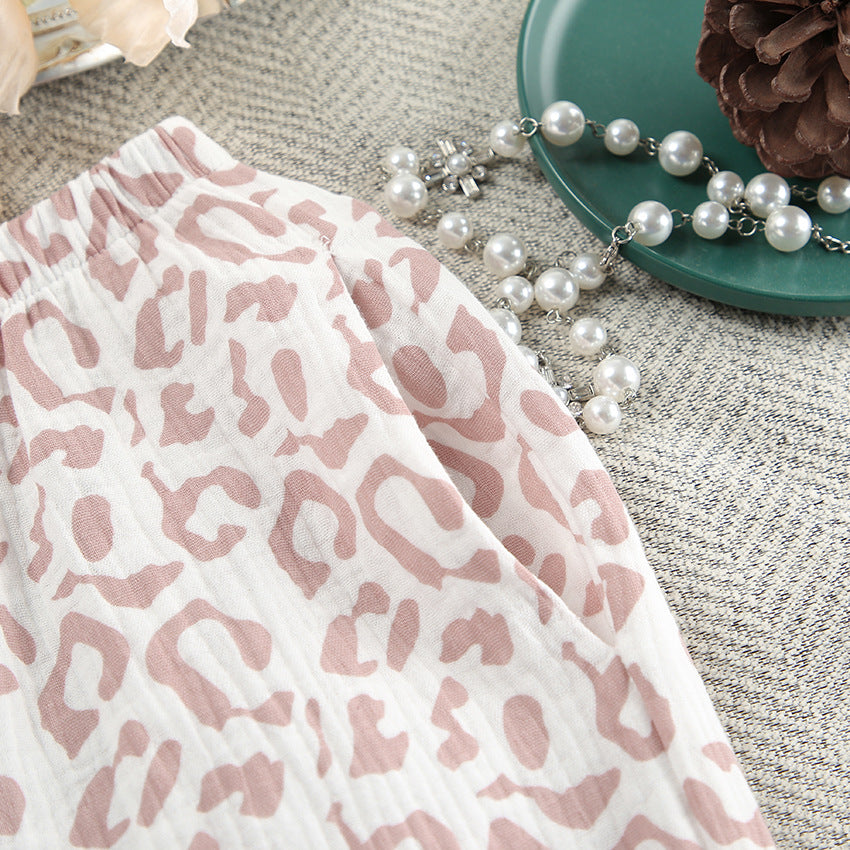White fabric with pink leopard print pattern for Spring Summer Heart Printing Ruffled Short Sleeves Trousers Pajamas Home Wear