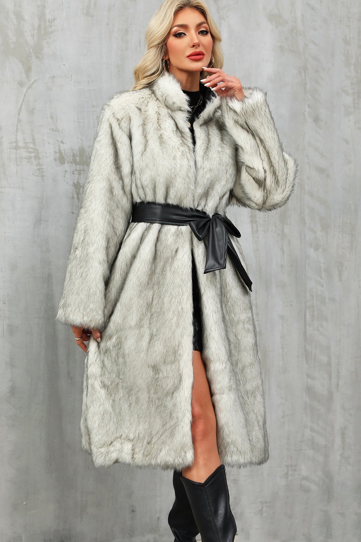 Long faux fur overknee thickened coat in light gray with black leather belt