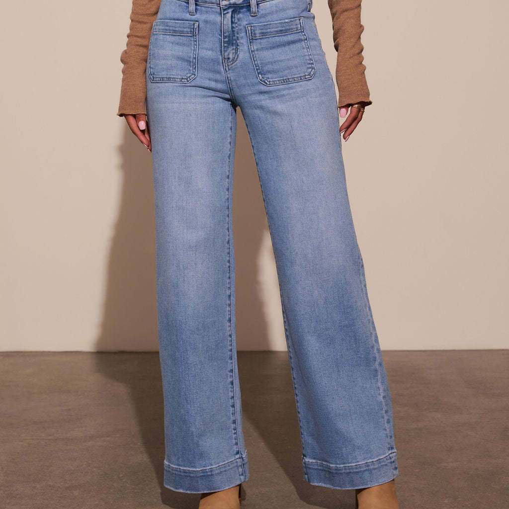 Light-wash, wide-leg denim jeans from the Stunning High Waist Straight Jeans fashion collection