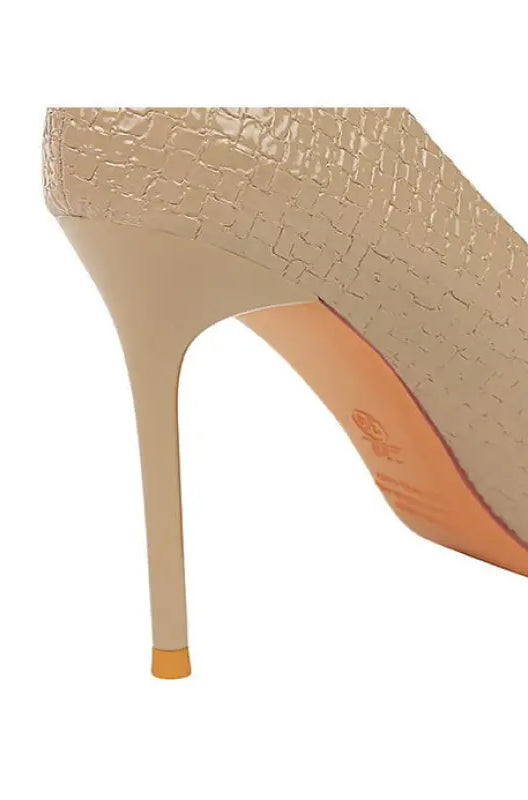 Beige stiletto heel shoe in langry fashion leather low cut metal pointed high heel