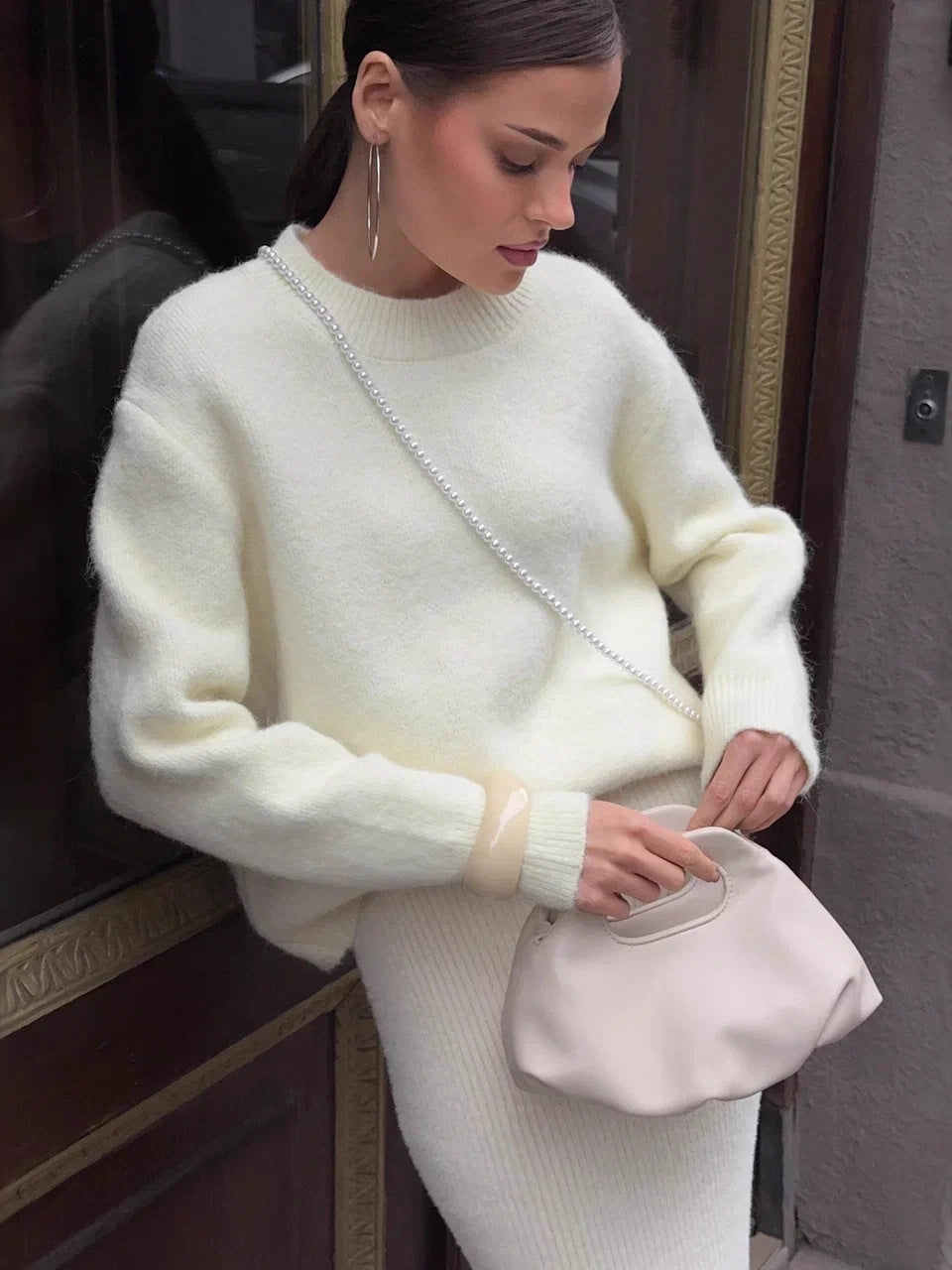 Cream cashmere wool alpaca sweater with silver chain and skirt