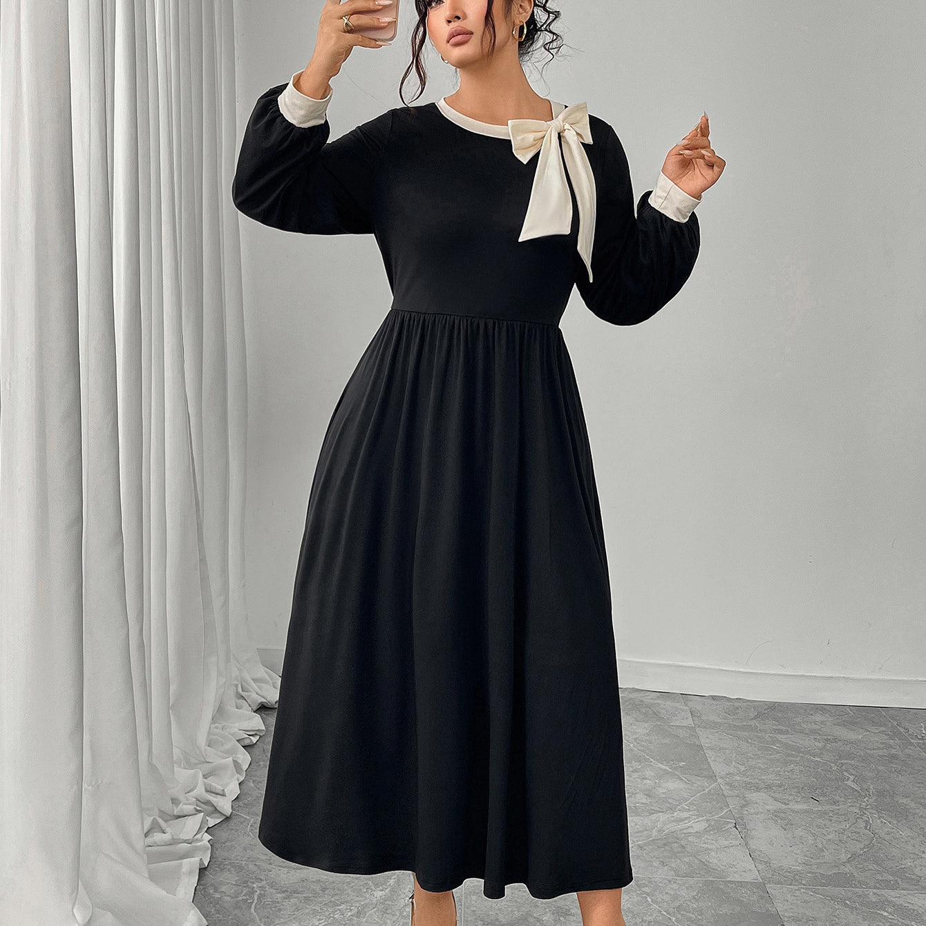 Winter Retro Slim Black Langry Fashion Dress with White Bow and Heels