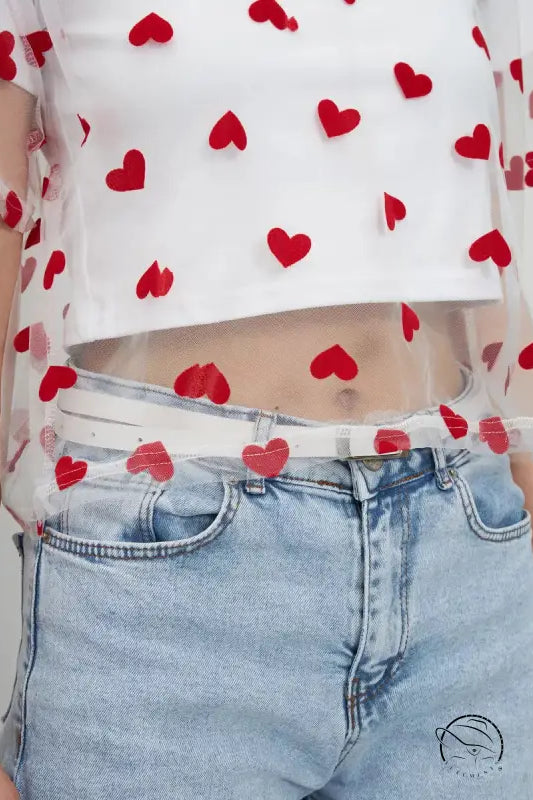 Elegant faux cotton short top with red heart pattern and light wash jeans