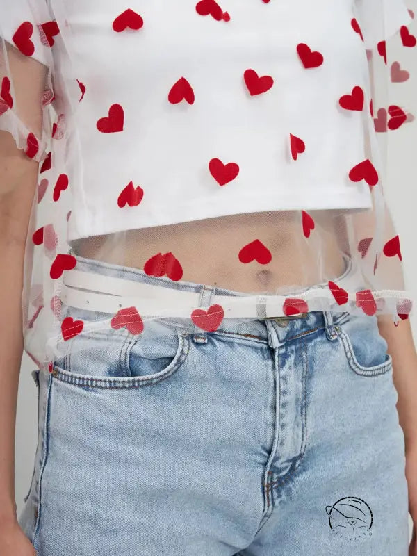 Elegant faux cotton short top with red heart pattern and light wash jeans