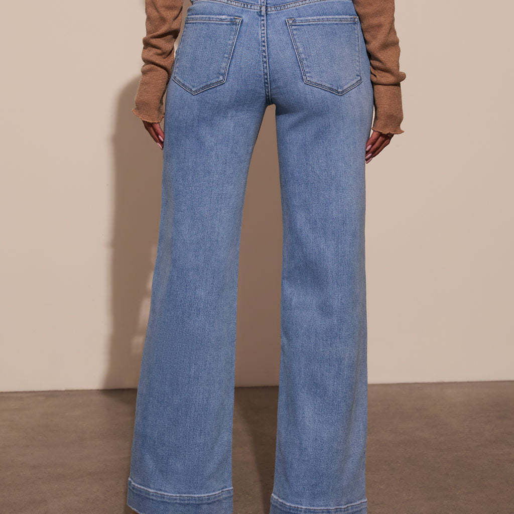 Light blue wide-leg jeans from the Stunning High Waist Straight Jeans fashion collection