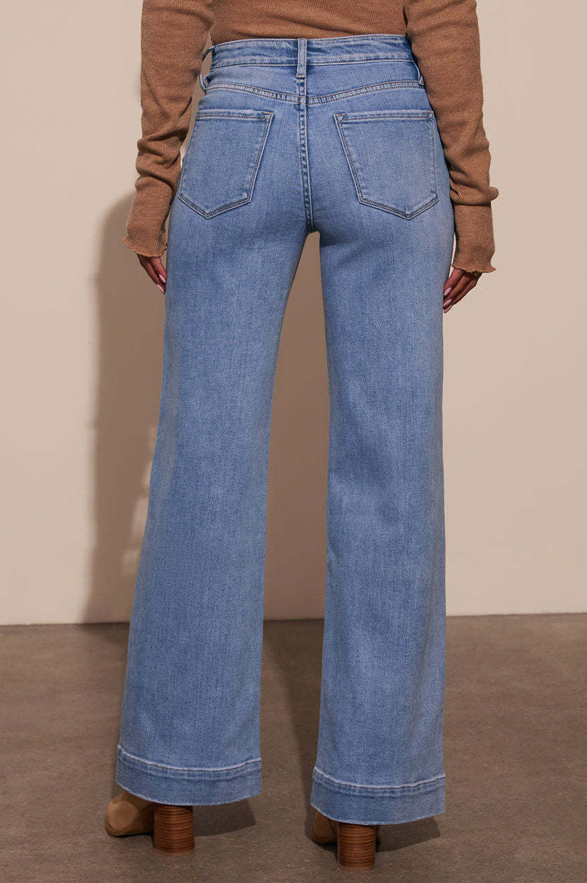 Light blue wide-leg jeans from the Stunning High Waist Straight Jeans fashion collection