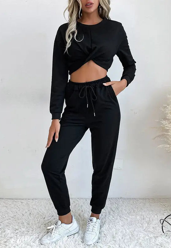 Casual black langry fashion two-piece set with crop top and joggers