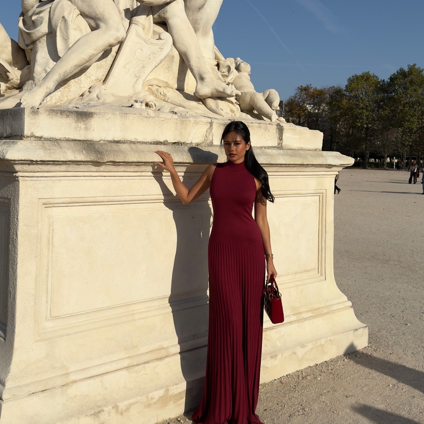 Burgundy floor-length pleated maxi dress with short sleeves from Enchanting Knitted collection
