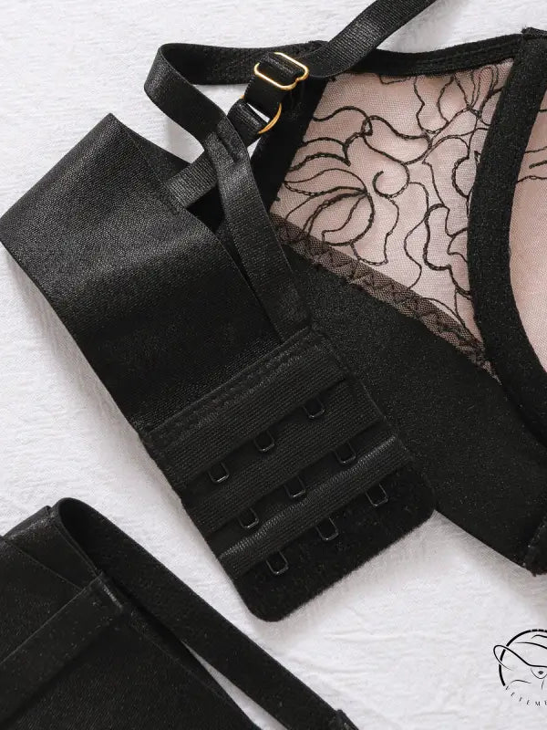 Complex Craft black lace lingerie set with gold hardware, fashion embroidery underwear