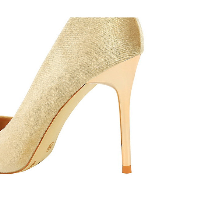 Cream-colored stiletto heel pump with pointed toe from Cocktail Luxury High Heels fashion collection
