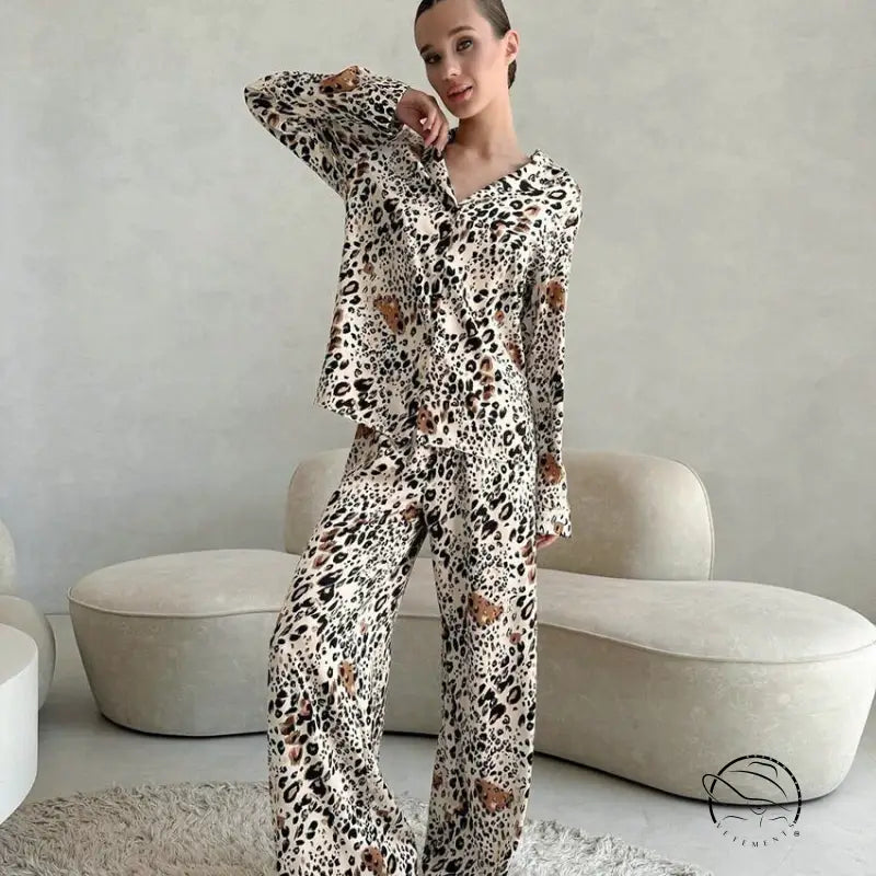 Beautiful leopard print langry fashion pajamas set
