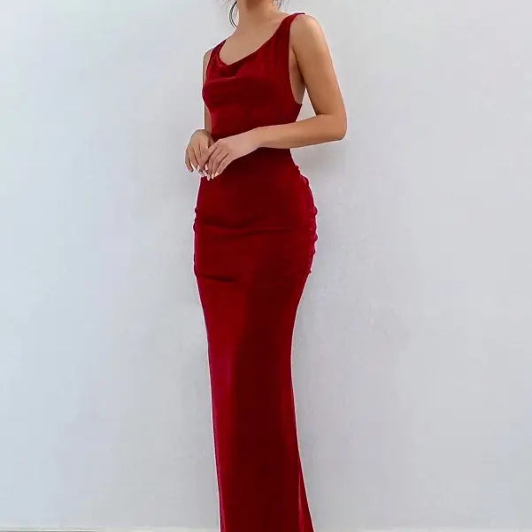 Red sleeveless backless party slim fit sheath dress with scoop neckline and velvet finish