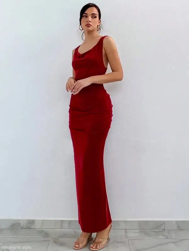 Red sleeveless backless party slim fit sheath dress with scoop neckline and velvet finish