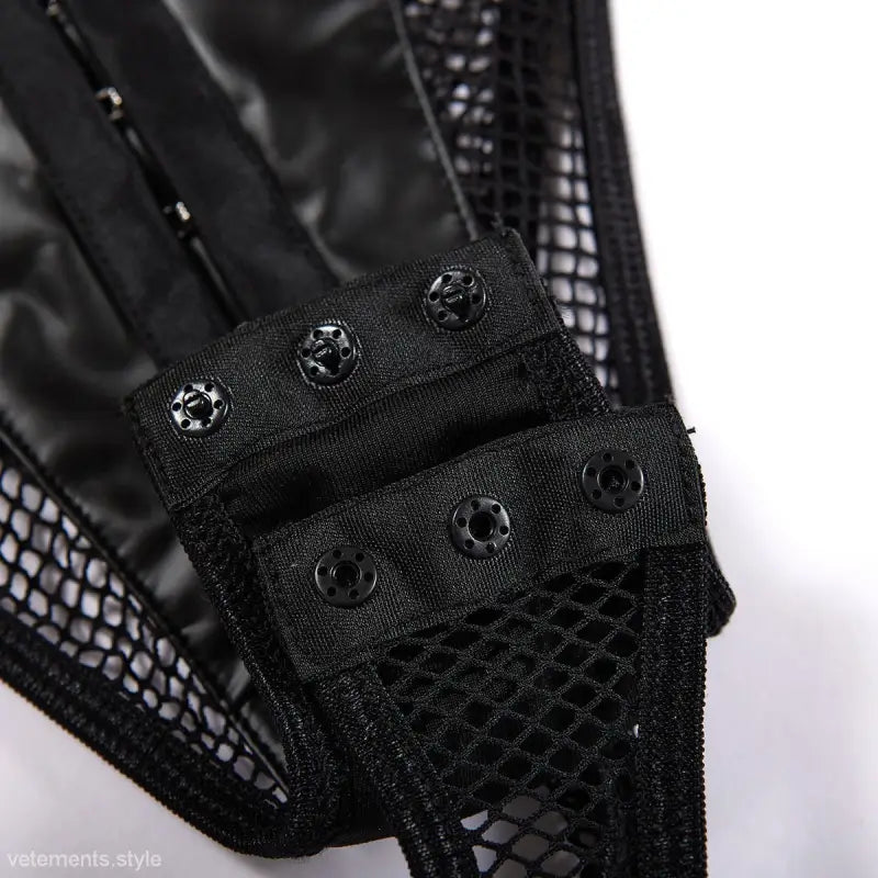 SEDUCTION IN BLACK LINGERIE-VETEMENTS