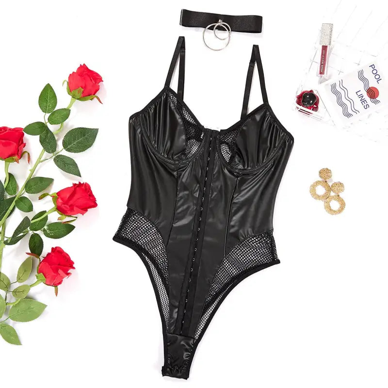 SEDUCTION IN BLACK LINGERIE-VETEMENTS