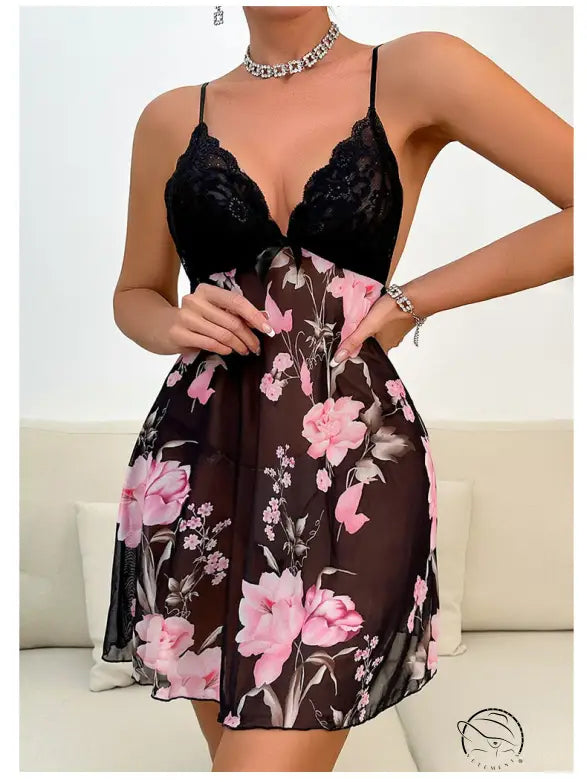 Sexy black spinning flower babydoll with lace stitching