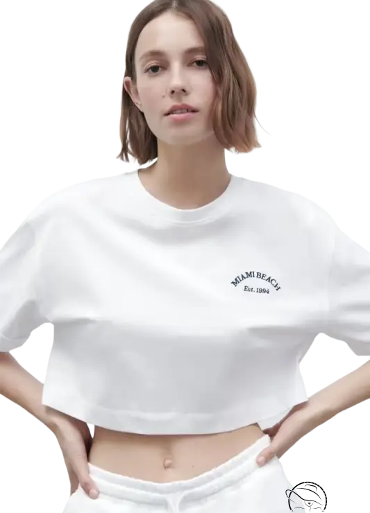 White cropped t-shirt from Palo Alto Set for summer styling