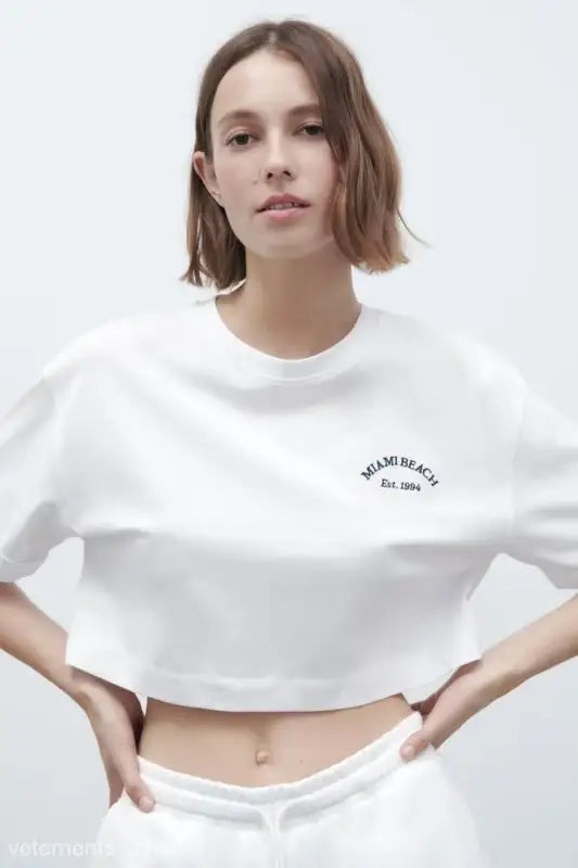 White cropped t-shirt from Casual Cotton Graphic Top for Summer and Palo Alto Set Styling