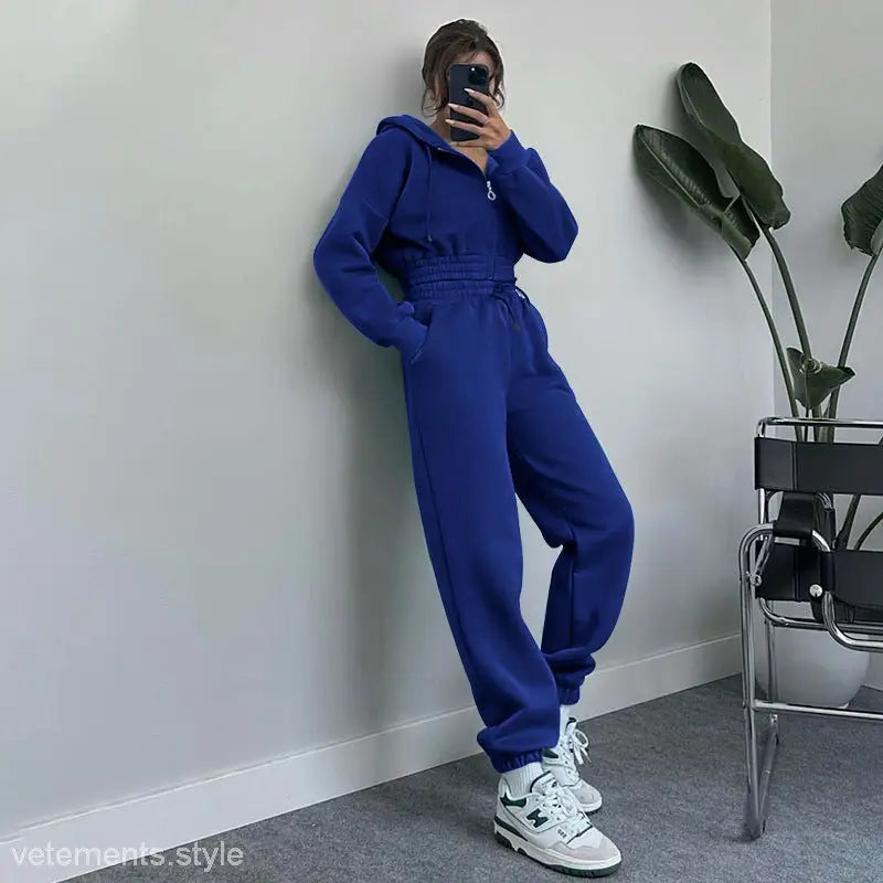 Bright blue casual exercise suit with hooded zipper and hooded zipper waist for spring and fall