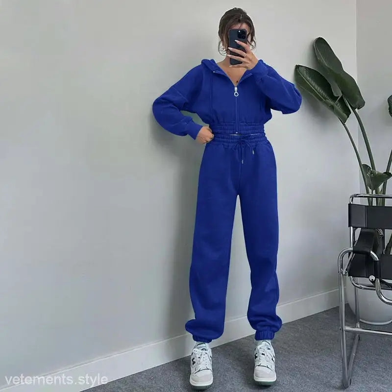 Bright blue casual exercise suit with hooded zipper and hooded zipper waist for spring and fall