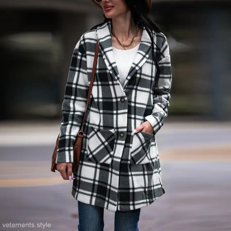 Casual Loose Pocket Plaid Wool Coat for Winter Wear featuring a stylish plaid design
