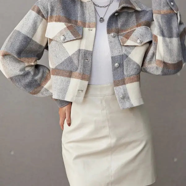 Plaid cropped jacket with lapels from Casual Polyester Shacket collection, ideal for fall