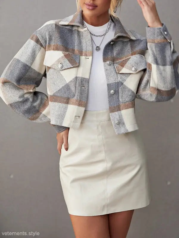 Plaid cropped jacket with lapels from Casual Polyester Shacket collection, ideal for fall